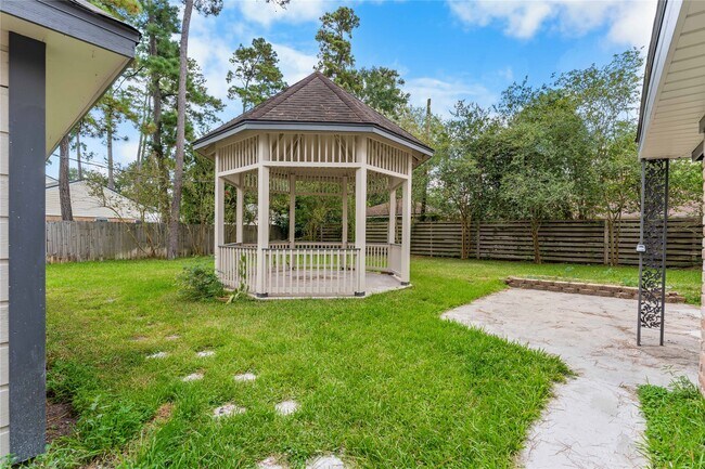 Building Photo - 28814 Enchanted Dr