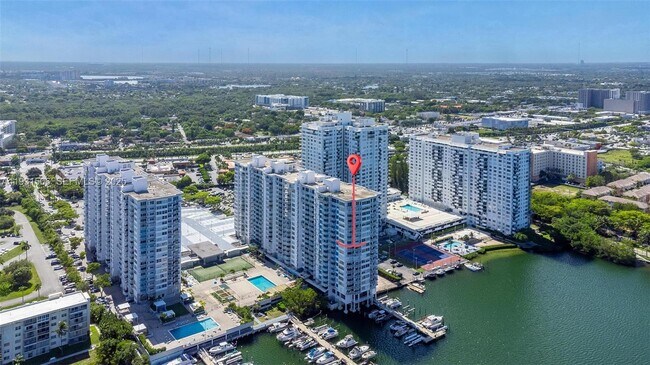 Building Photo - 18081 Biscayne Blvd