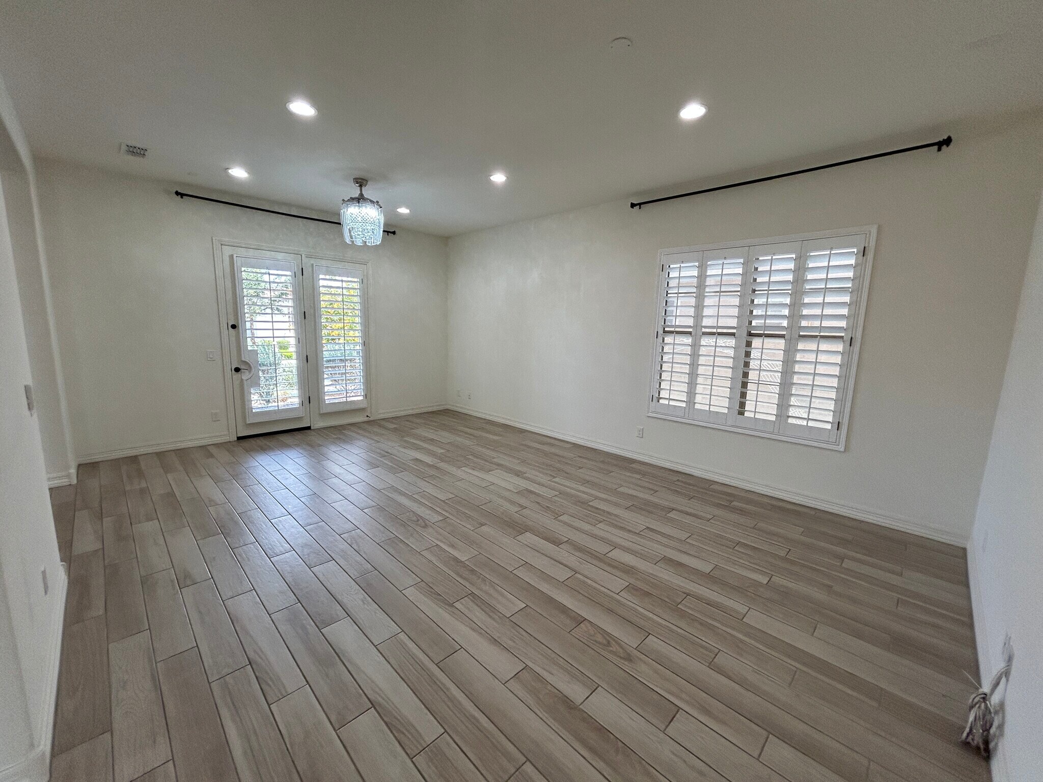 Building Photo - 1811 E Aster Pl