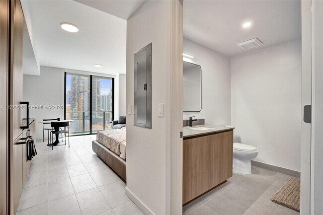 Building Photo - 151 NE 5th St