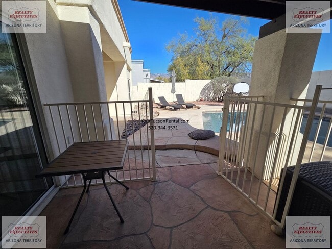 Building Photo - NE off Wrightstown & Pantano 3/2 with pool, patio and loads of upgrades