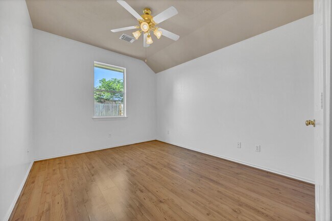 Building Photo - 12210 Woody Hollow Dr