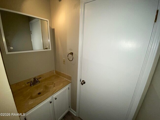 Building Photo - 5628 Moorstone Dr