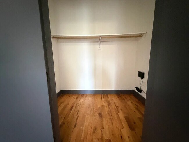 Building Photo - 568 Communipaw Ave