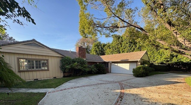 Building Photo - 4629 Forman Ave