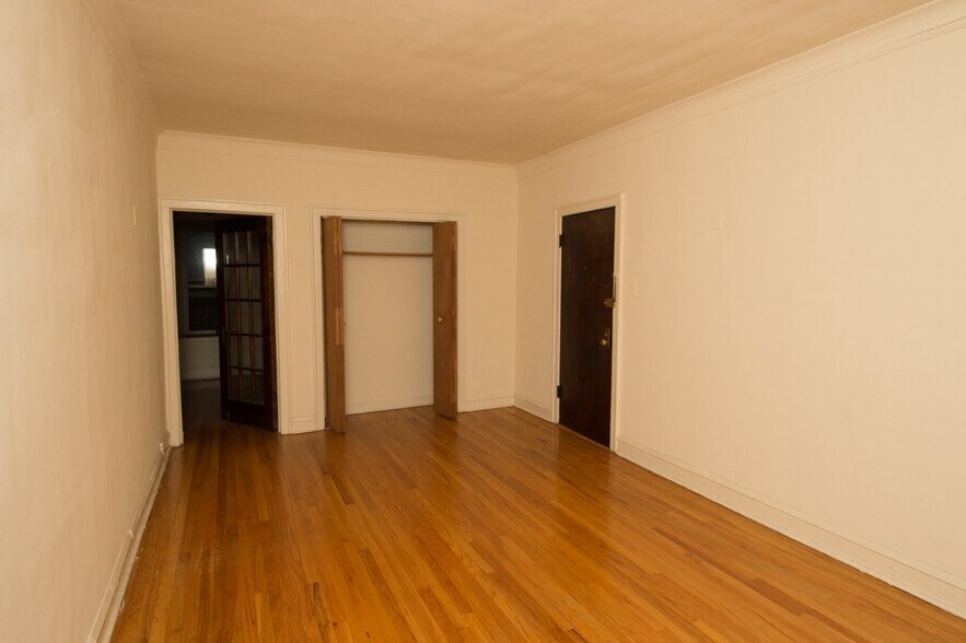 Building Photo - 4115 N Paulina St