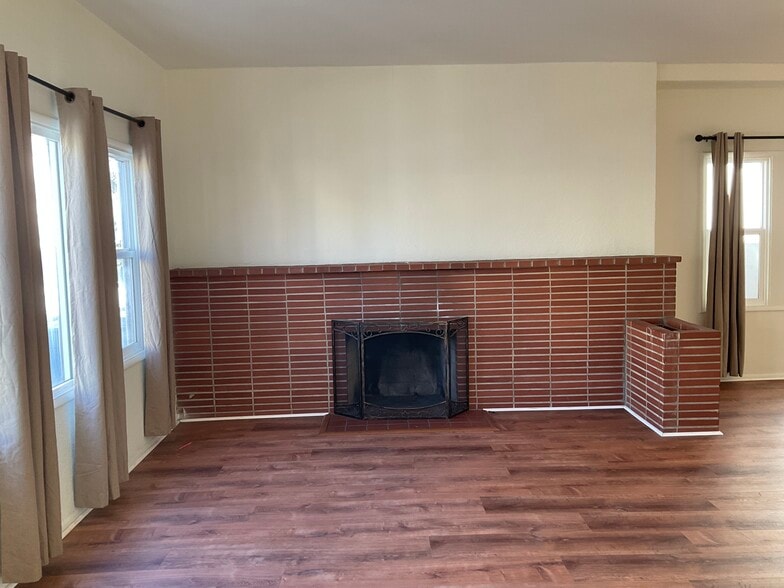 Building Photo - 438 Perkins St