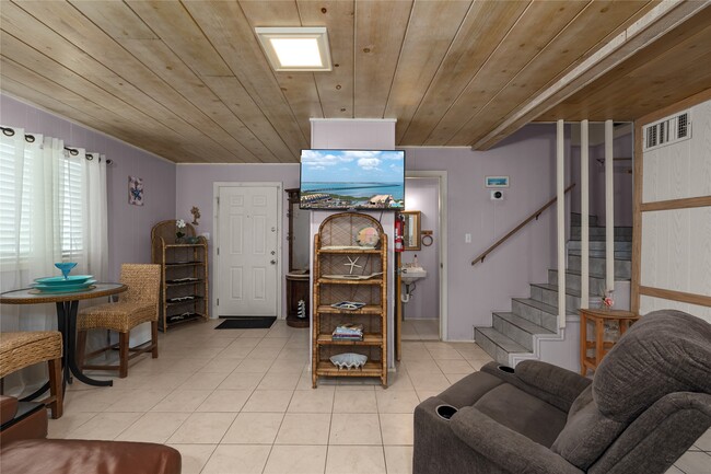 Building Photo - 2615 Gulf Blvd