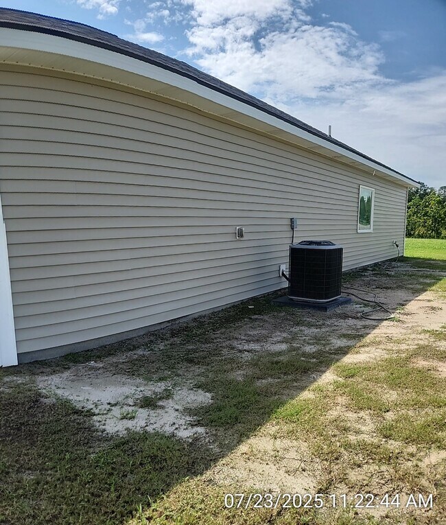 Building Photo - 64 Sunflower Cir NE