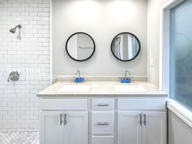 Building Photo - 8234 4th Ave S