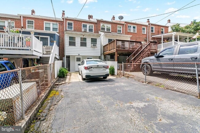 Building Photo - 1148 Elm Rd