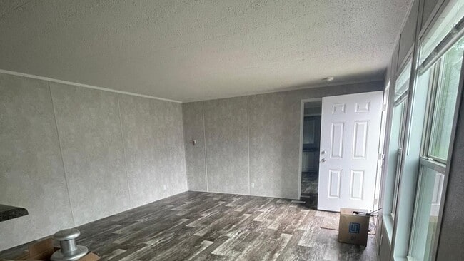 Building Photo - 1030 US-45