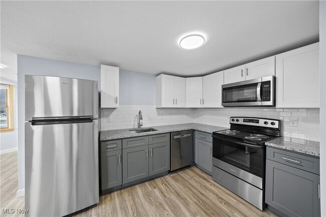 Building Photo - 1735 Merriman Rd