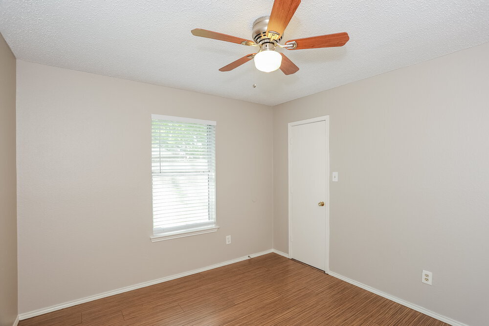 Building Photo - 6406 Brookglen Dr