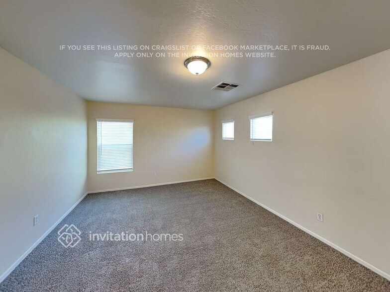 Building Photo - 10018 N 115th Dr