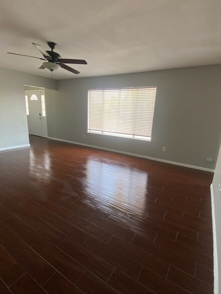 Building Photo - 27630 Baroni Rd