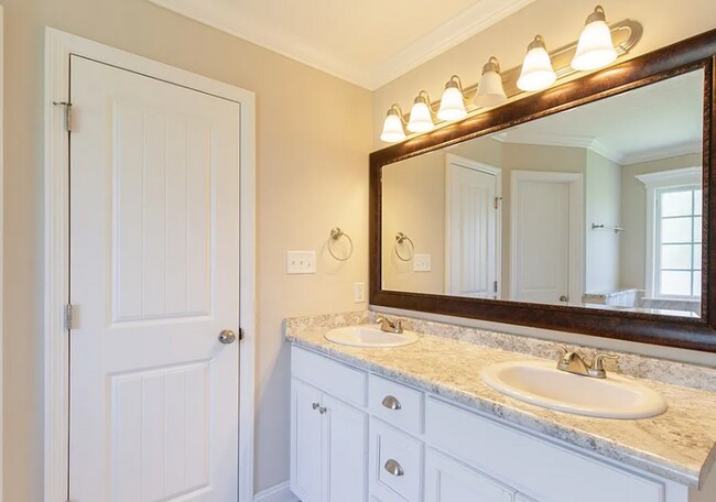 Building Photo - 4316 Summer Hill Pl