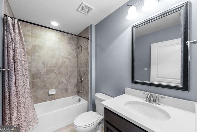 Building Photo - 736 Firefly Ct