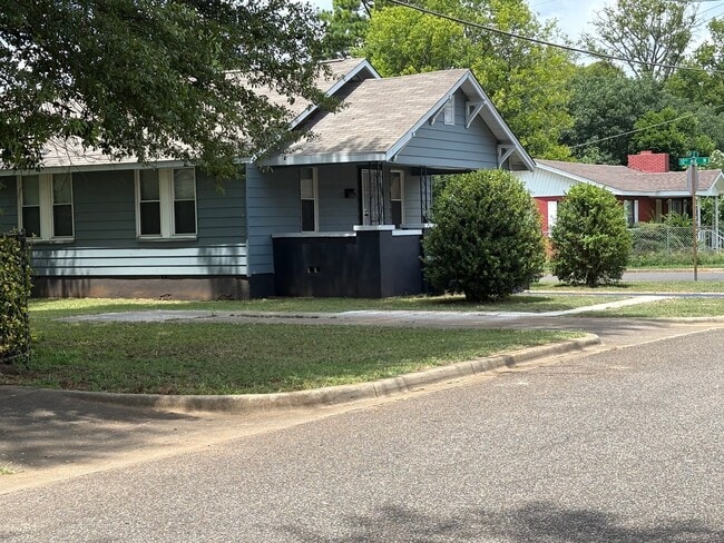 Building Photo - 1152 44th St N