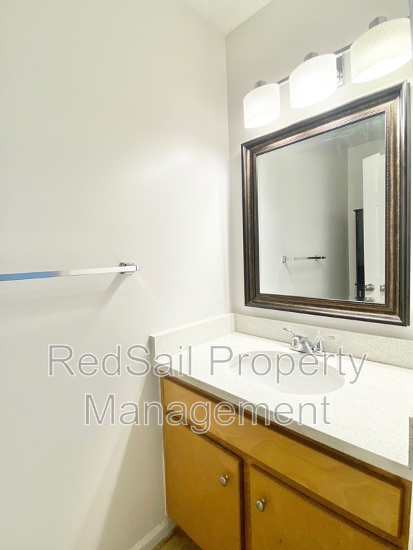 Building Photo - 534 Brightwood Ave