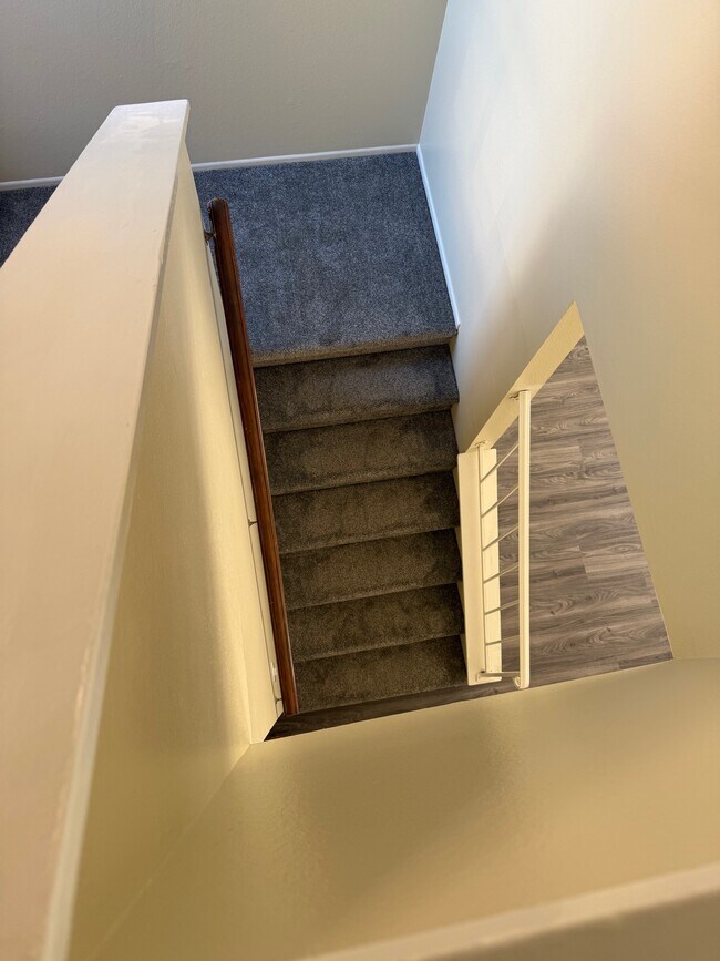 Building Photo - 440 W Santa Barbara St