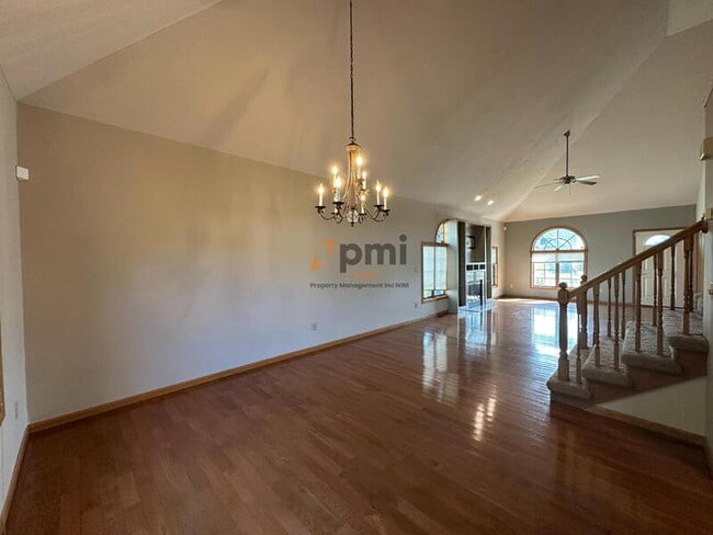 Building Photo - 384 Kingsmill Dr