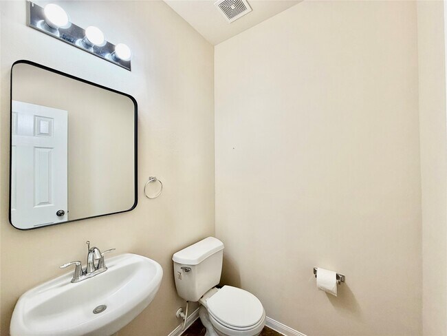 Building Photo - 25111 Hazel Ranch Dr