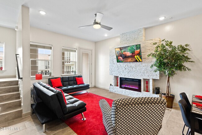Building Photo - 328 Vin Raliuga Ct
