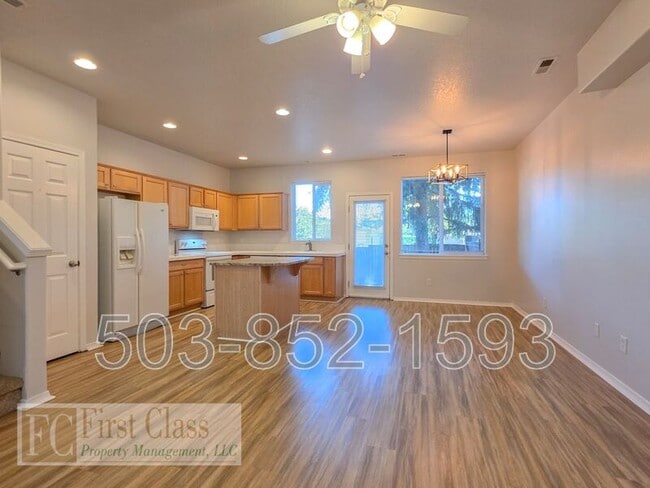 Building Photo - 21844 SW VINTNER Ln