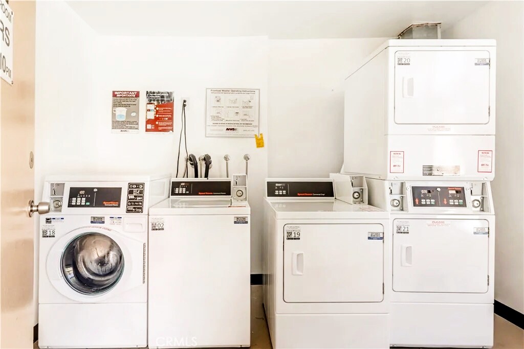 Building Photo - 1745 Camino Palmero St