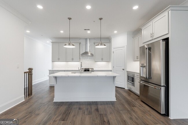 Building Photo - 10744 Davis Dr