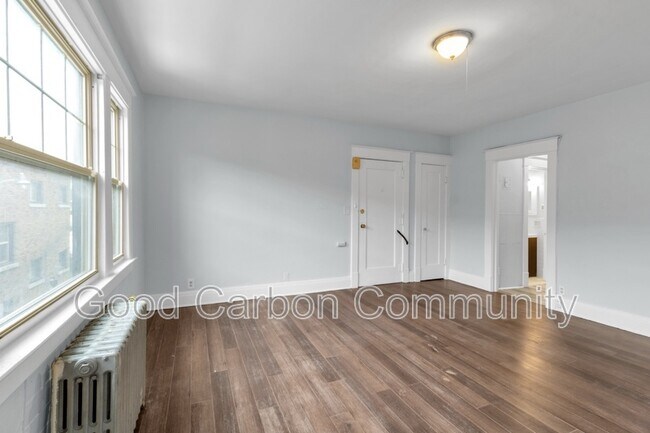 Building Photo - 2720 Main St