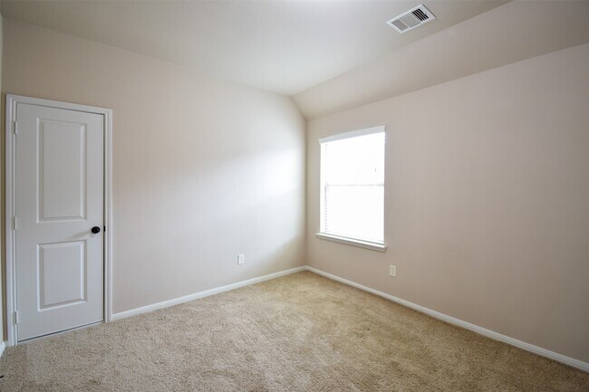 Building Photo - 27363 Pendleton Trace Dr