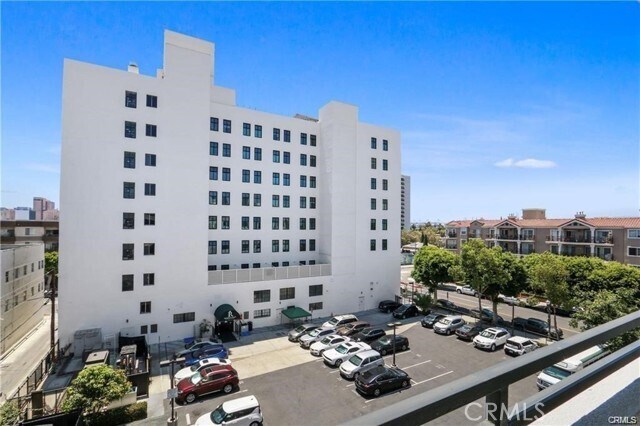 Building Photo - 838 Pine Ave
