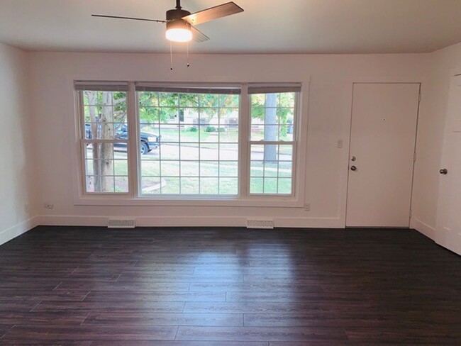 Building Photo - 953-955 Drexel Dr. NE