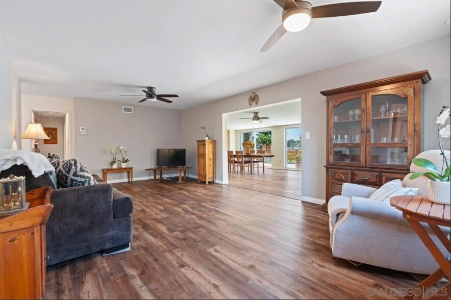 Building Photo - 8151 Beaver Lake Dr