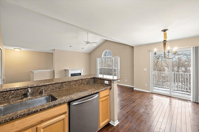 Building Photo - 15915 Morningside