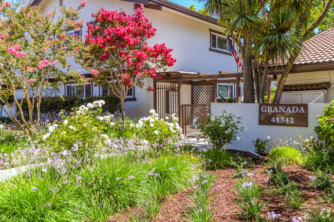 Entrance - Granada Apartments