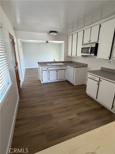 Building Photo - 7432 El Chino Cir