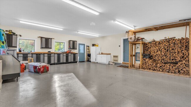Building Photo - 21 Hemlock Point Rd