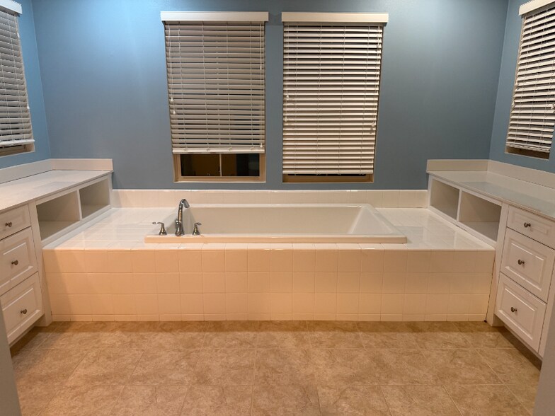 Building Photo - 161 Coyote Brush