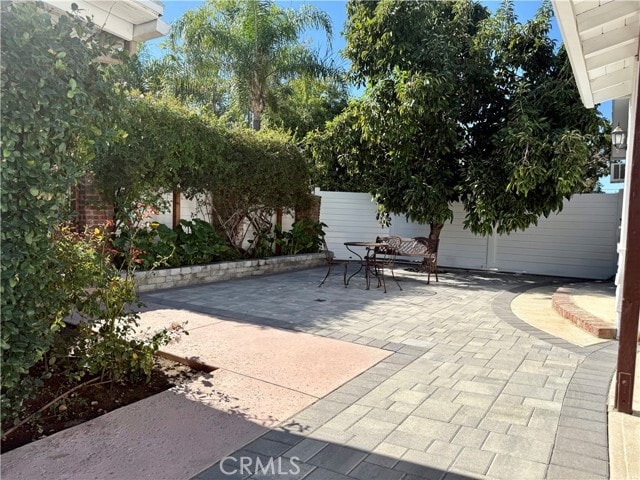 Building Photo - 22346 Burbank Blvd