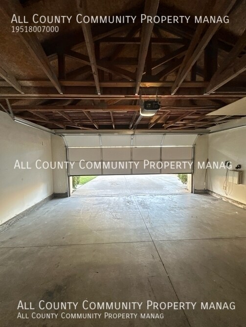 Building Photo - 1857 Creekside Dr
