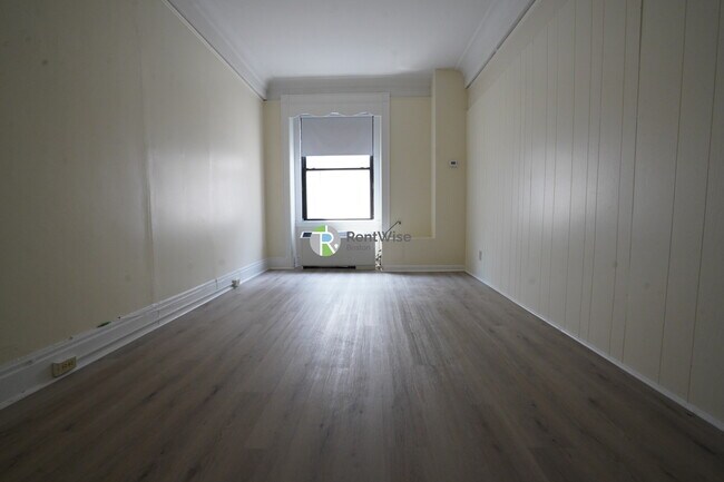 Building Photo - 62 Boylston St