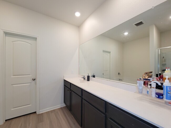 Building Photo - 10793 Castle Rock Dr