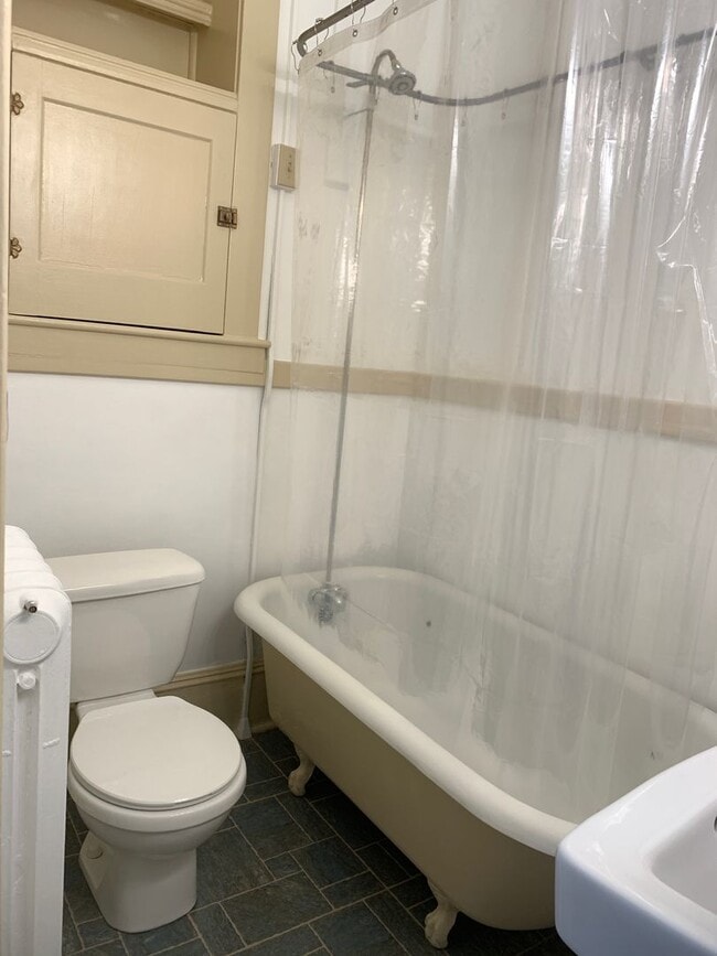 Building Photo - 292 Lark St