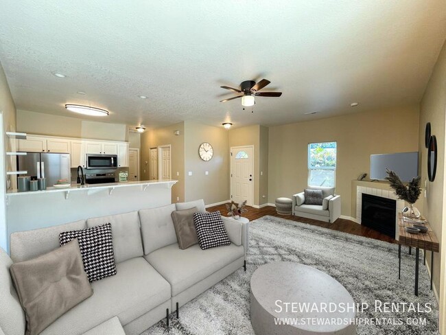 Building Photo - 618 Camden Ln