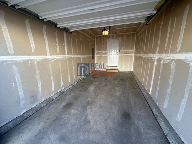 Building Photo - 1381 S Cathay Ct