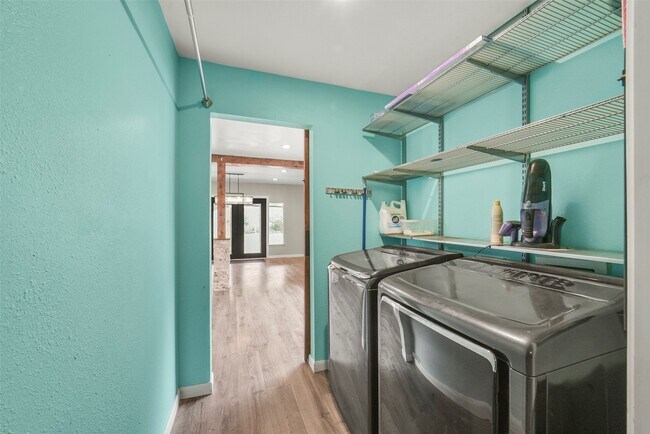 Building Photo - 12111 Whittington Dr