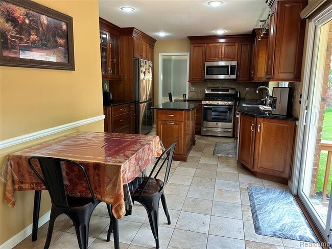Building Photo - 1141 Sandy Ridge Dr